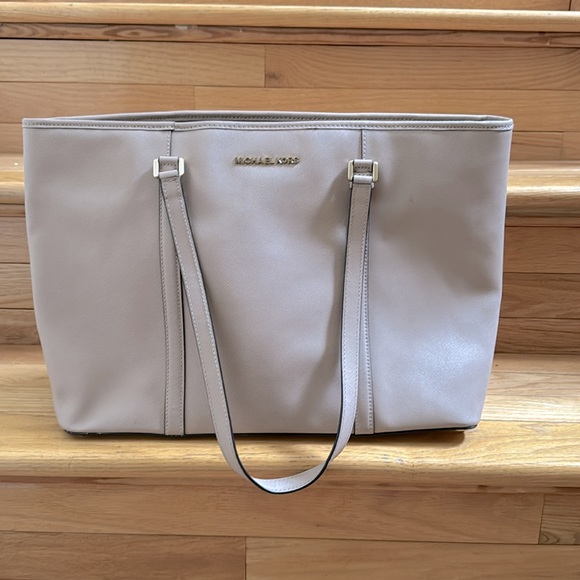 Michael Kors Large Handbag Tan Light Pink Color EUC - Picture 3 of 11
